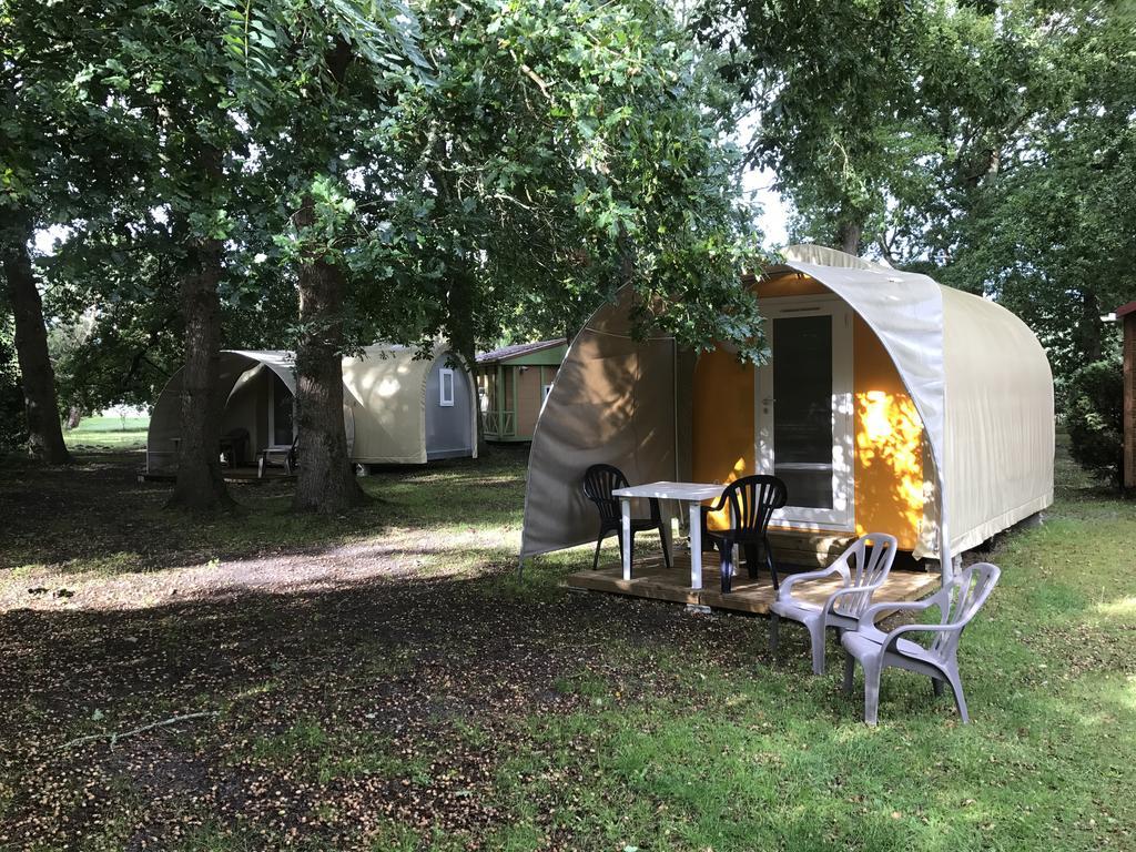 Готель Camping La Chesnays Ванде-Монталіве Екстер'єр фото